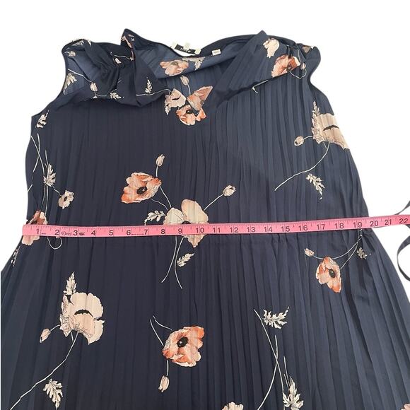 Vince Tossed Poppy V-Neck Pleated Midi Dress Size Large Effortlessly Chic Modern - Picture 13 of 16